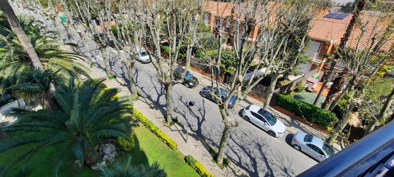 Bright Apartment Near The Beach And Barcelona By Train Masnou Exterior photo
