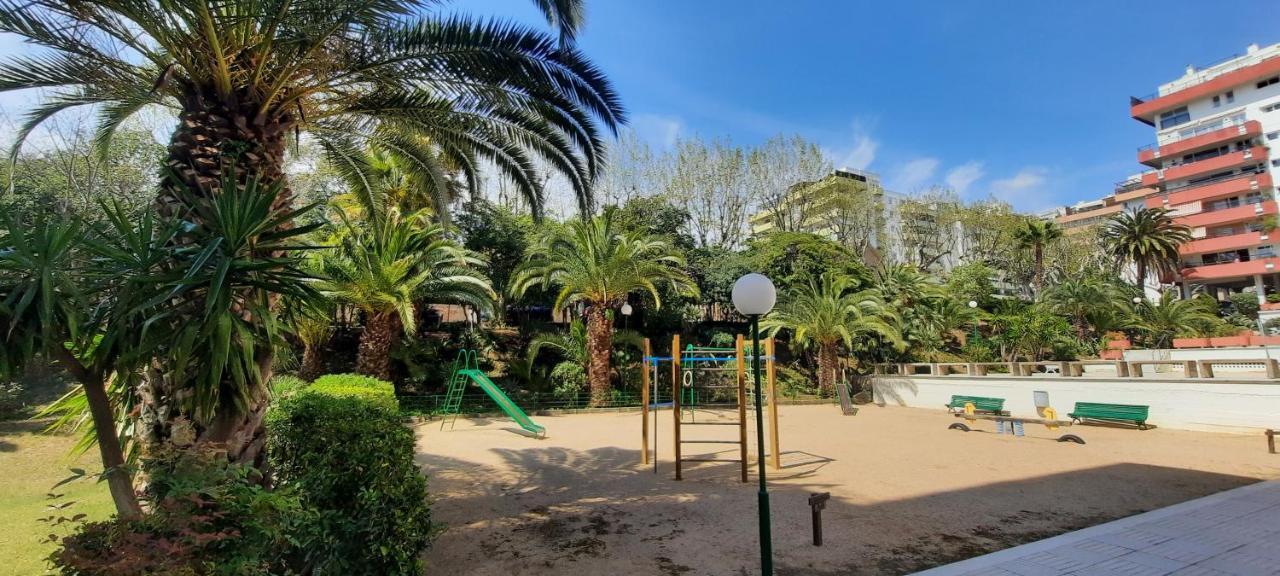 Bright Apartment Near The Beach And Barcelona By Train Masnou Exterior photo