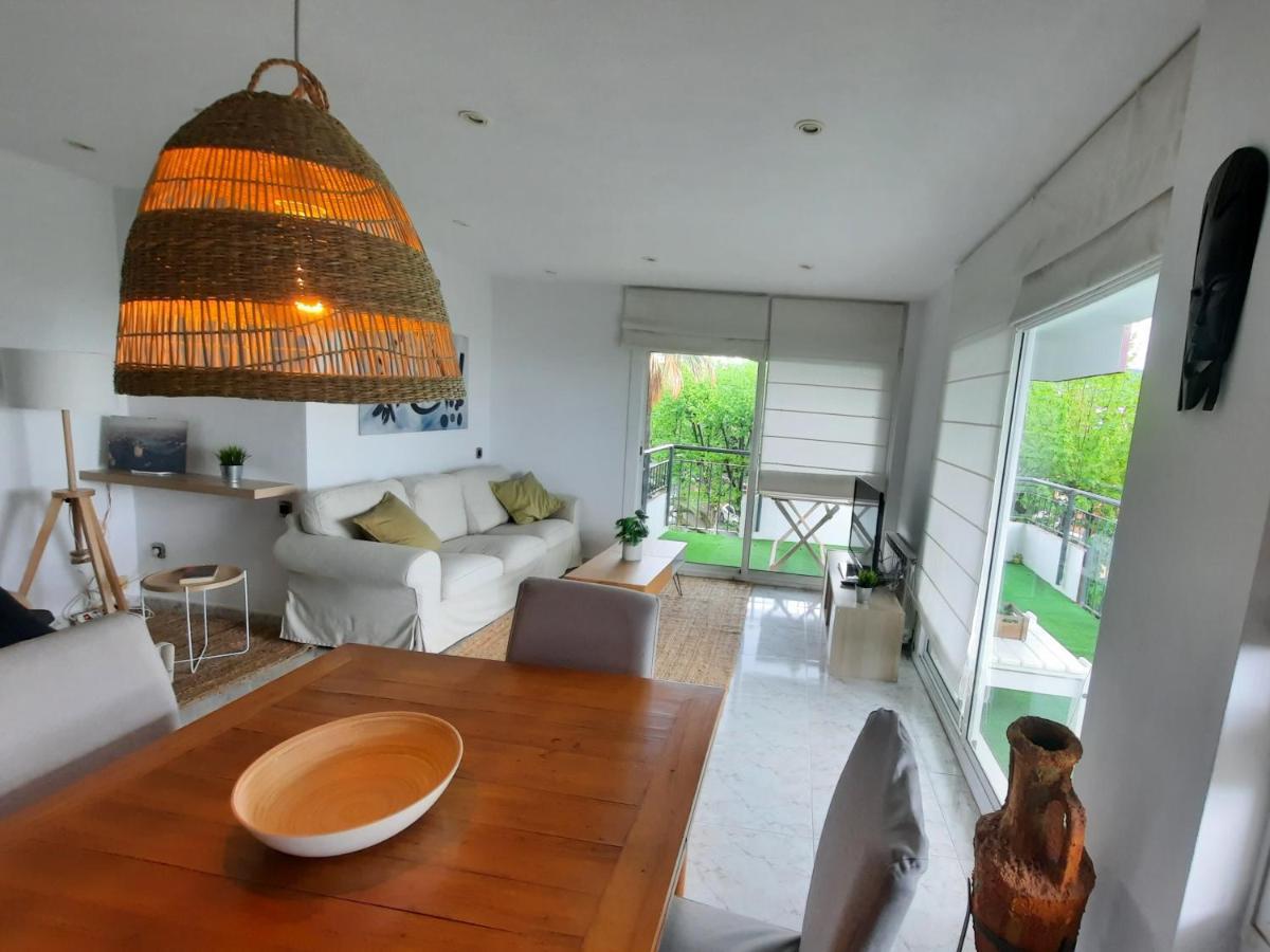 Bright Apartment Near The Beach And Barcelona By Train Masnou Exterior photo