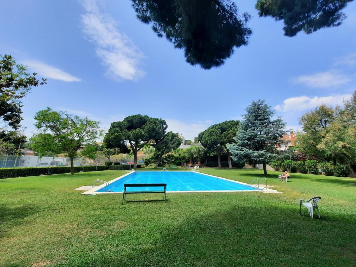 Bright Apartment Near The Beach And Barcelona By Train Masnou Exterior photo