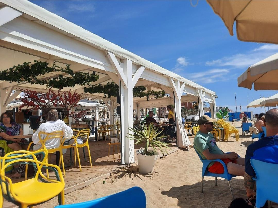Bright Apartment Near The Beach And Barcelona By Train Masnou Exterior photo